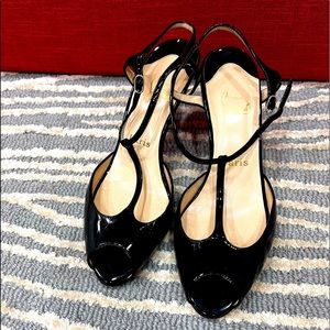 Smaller Black patent leather peep toe